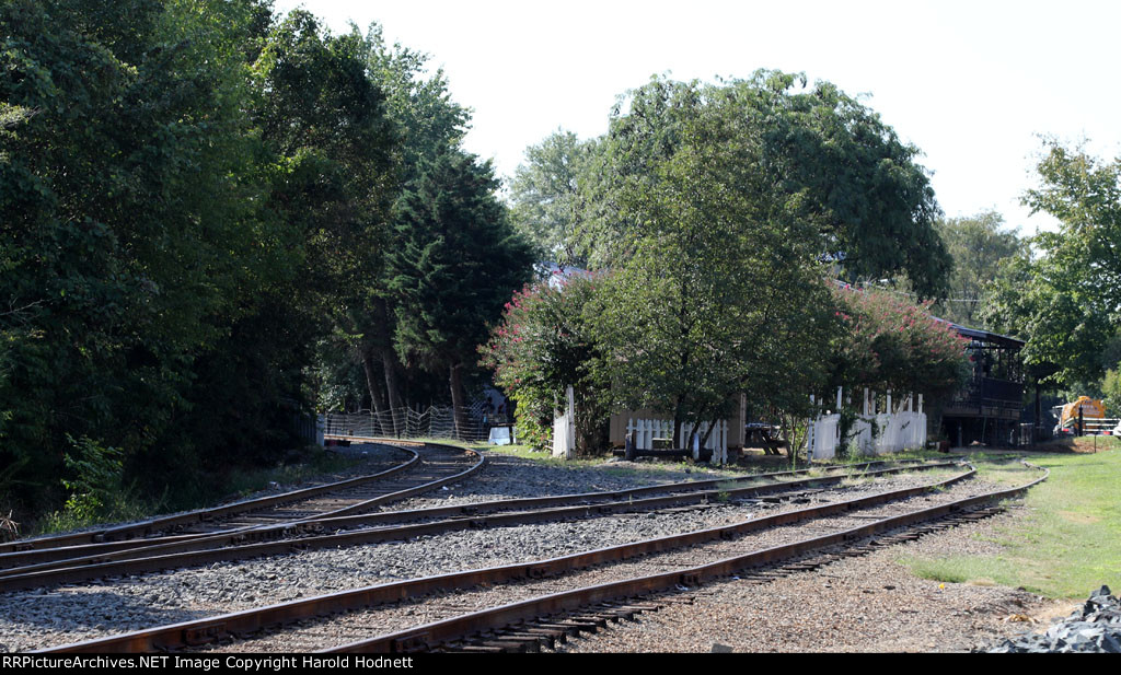 The "J" line, where the station sits in between the tracks